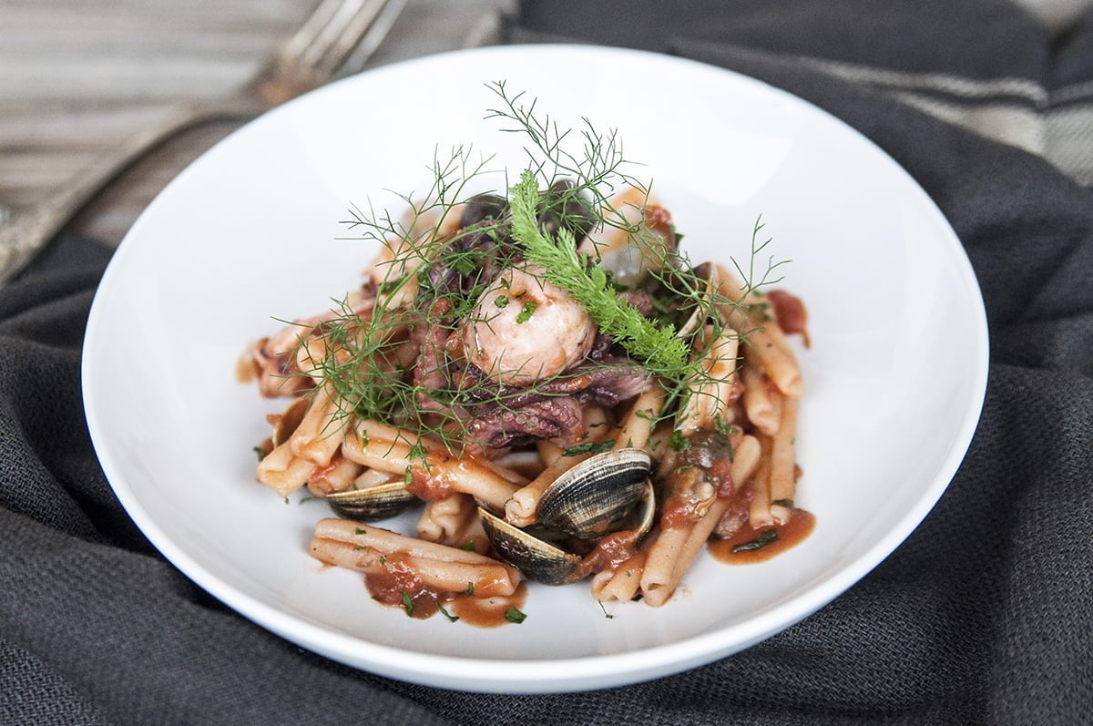 Strozzapreti Pasta bio senza glutine con intingolo di moscardini