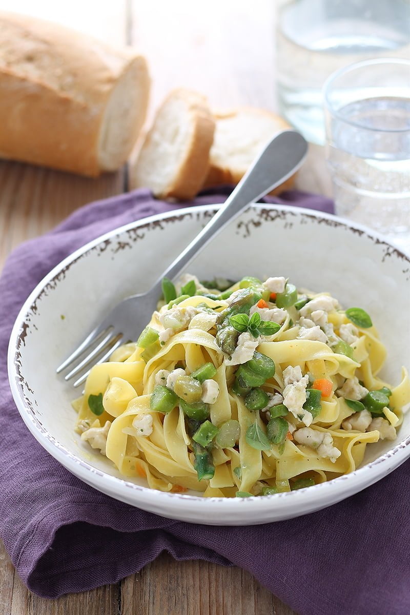 Tagliatelle al coniglio e asparagi