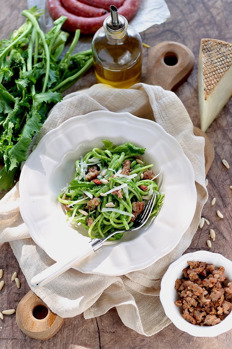 Tagliolini all’uovo senza glutine con cime di rapa e salsiccia