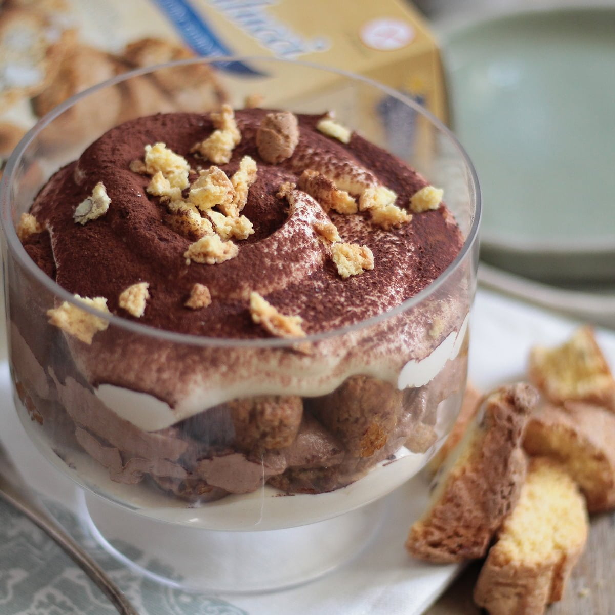 Tiramisù ai cantucci e crema di nocciole